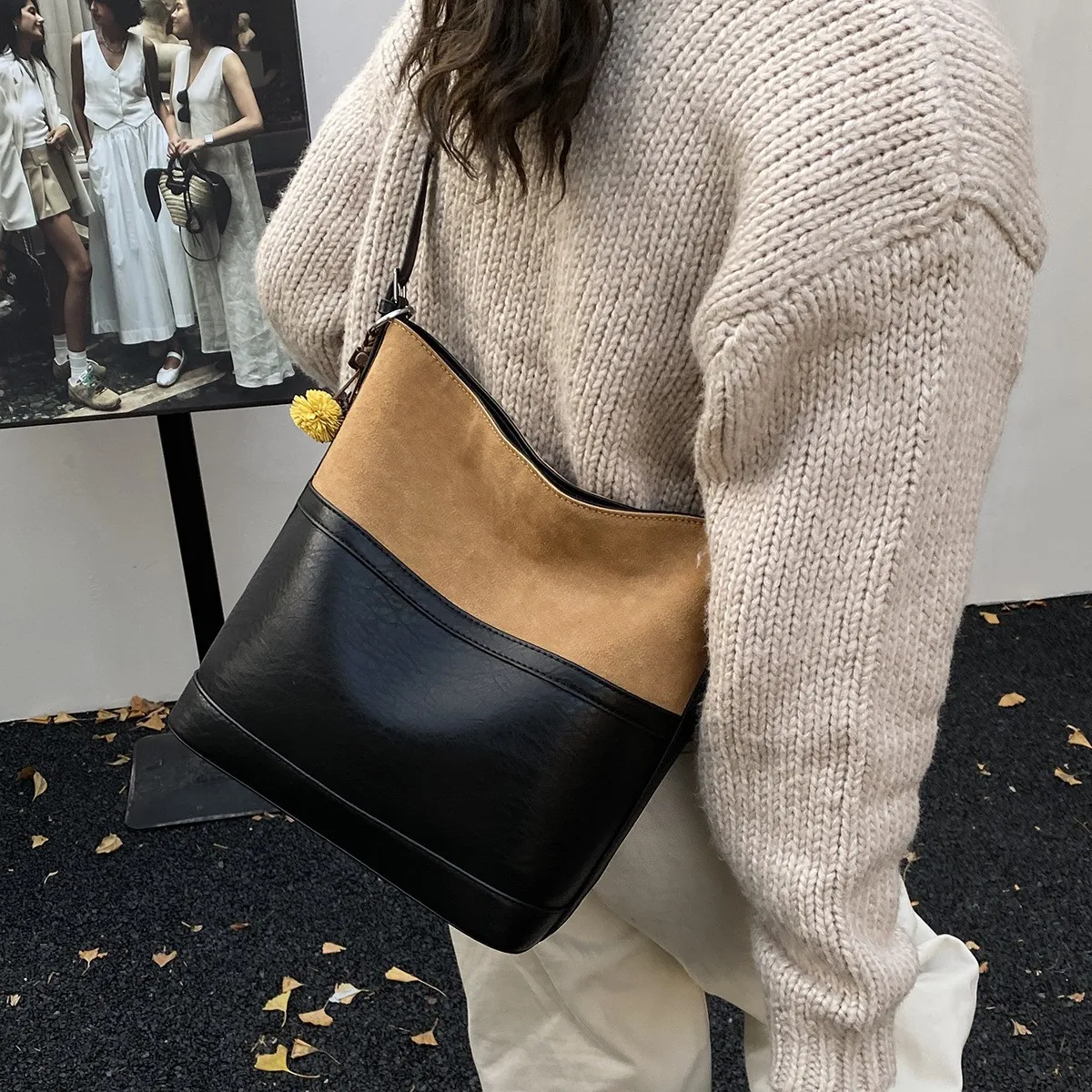 

2025 A/W Large Capacity Women's Crossbody Bag, Genuine Leather Multi-way Shoulder Tote, Vintage Chic Work Purse for Office