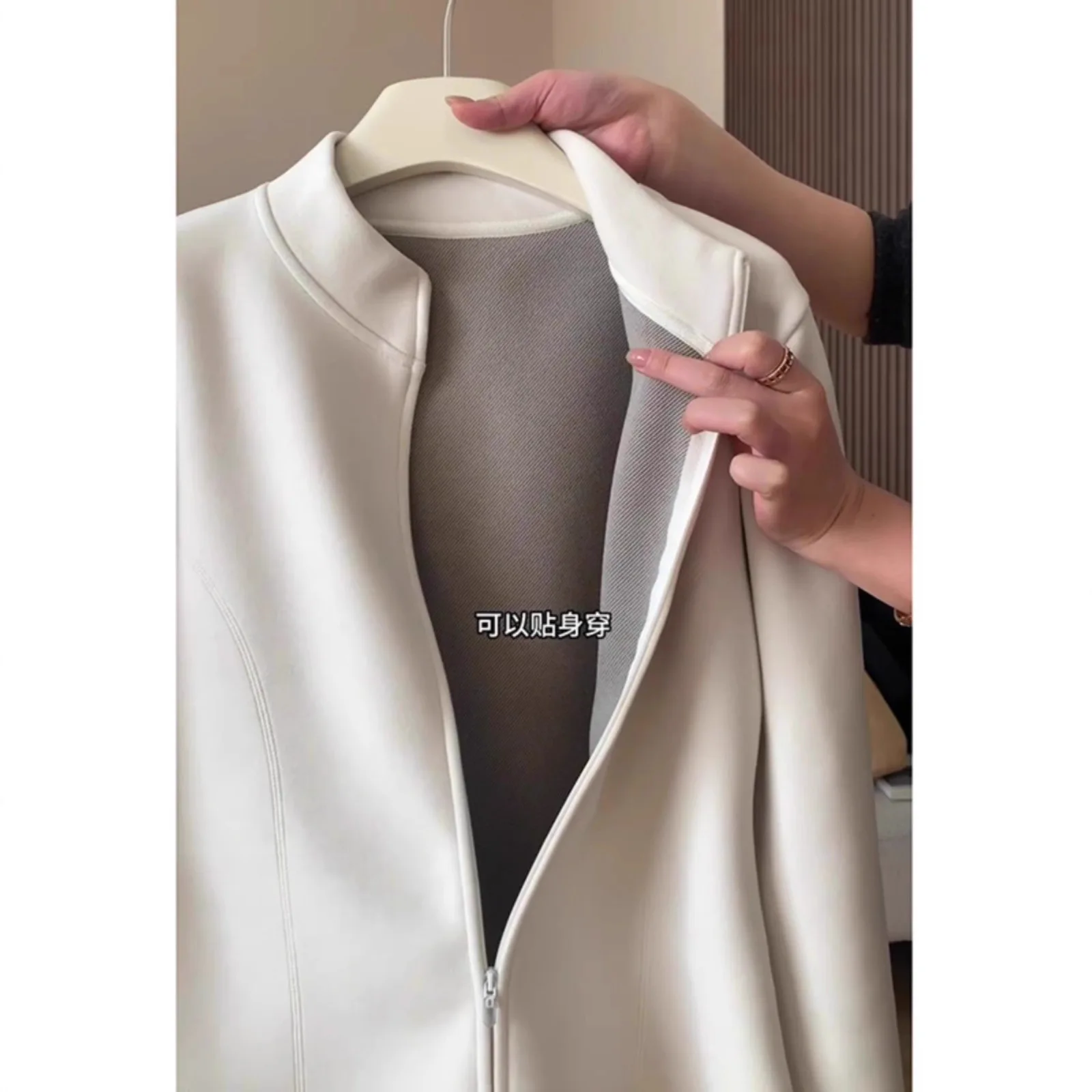 2025 New Thick Stand Up Collar Long Sleeved Short Jacket for Women Slim Fit and Warm Double Zipper Cardigan Inner Top Solid