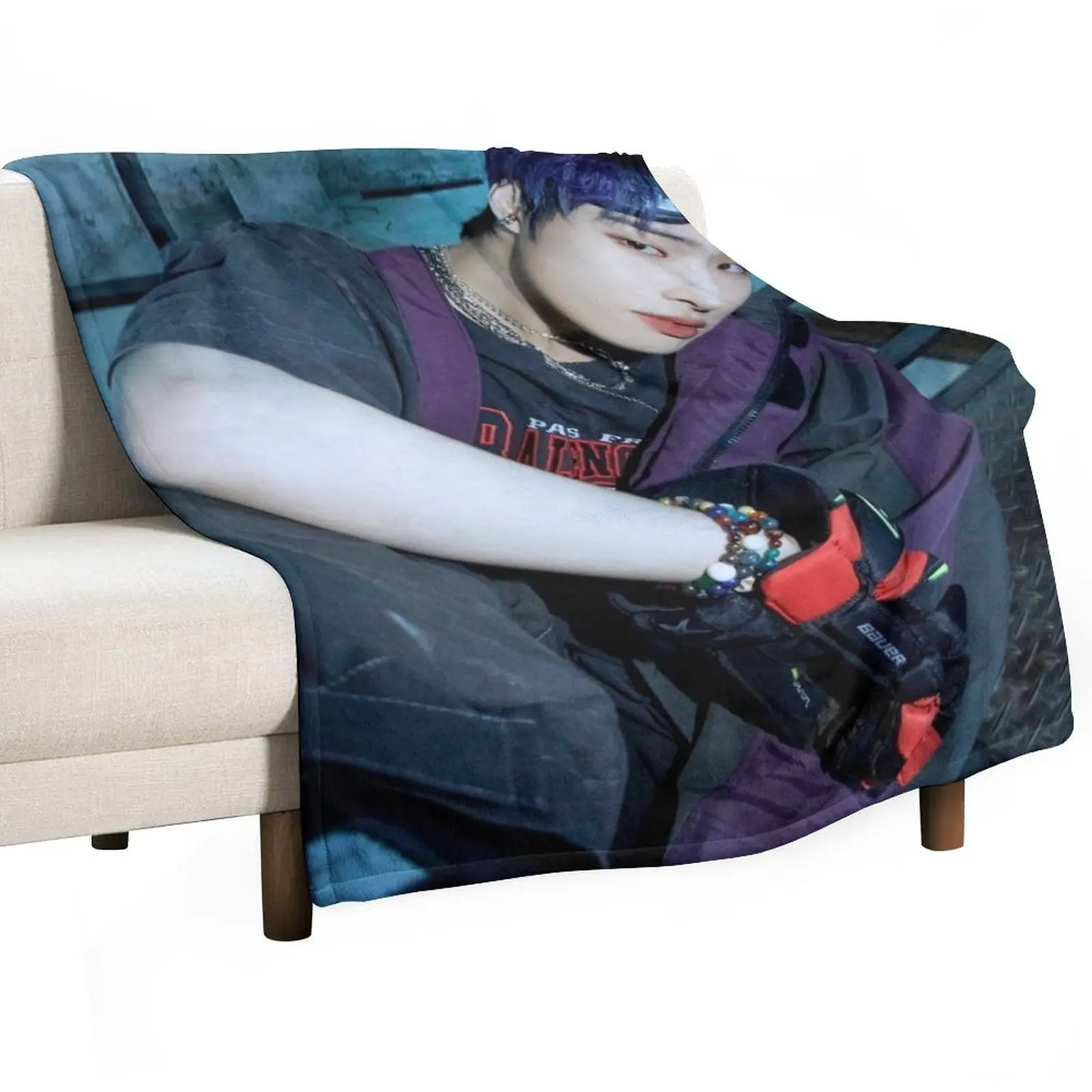 

ATEEZ MINGI THE WORLD EP.1 : MOVEMENT GUERRILLA Throw Blanket Plush Fuzzy Cozy Blanket for Couch Sofa