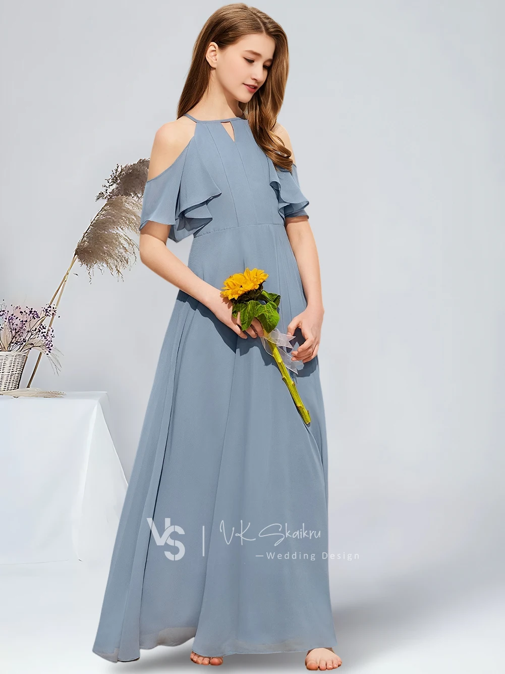 Robe de demoiselle d'honneur en mousseline de soie bleu poussiéreux pour mariage, licou A-ligne, longueur au sol, junior, volants chics en cascade