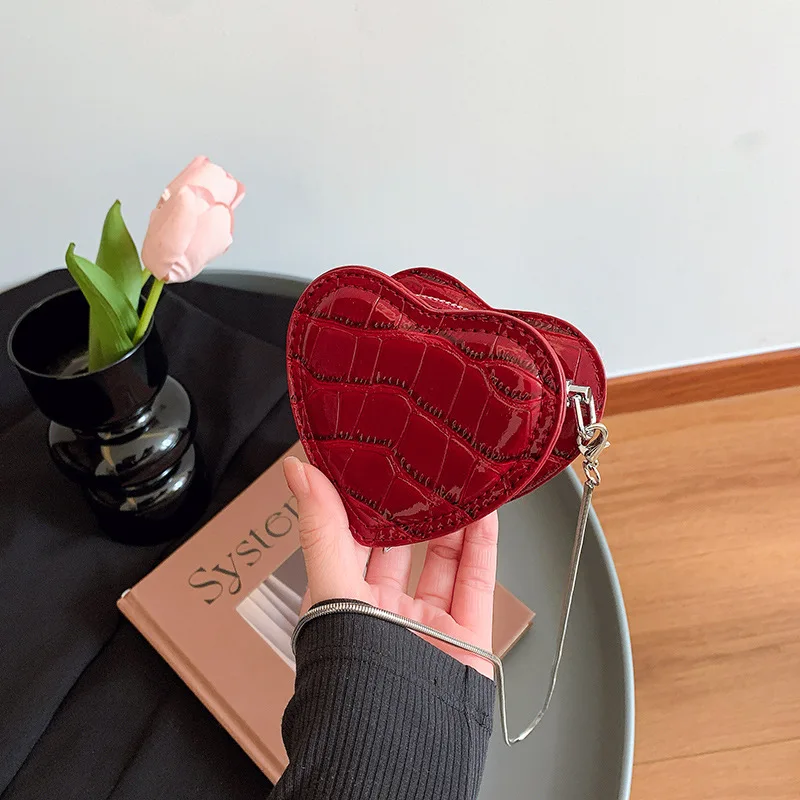 

Fashion Luxury Love Messenger Bag 2025 New - Chic, Niche and Casual Chain Design