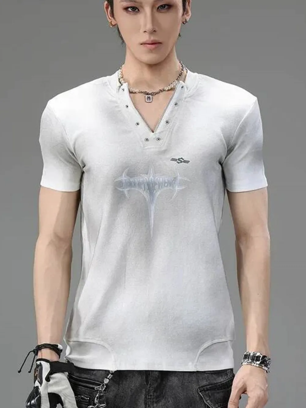 American Style V Neck Studded Short Sleeve Men's T Shirt Slim Fit Waist Cinching Gradient Cross Print Pullover Tops FVFU