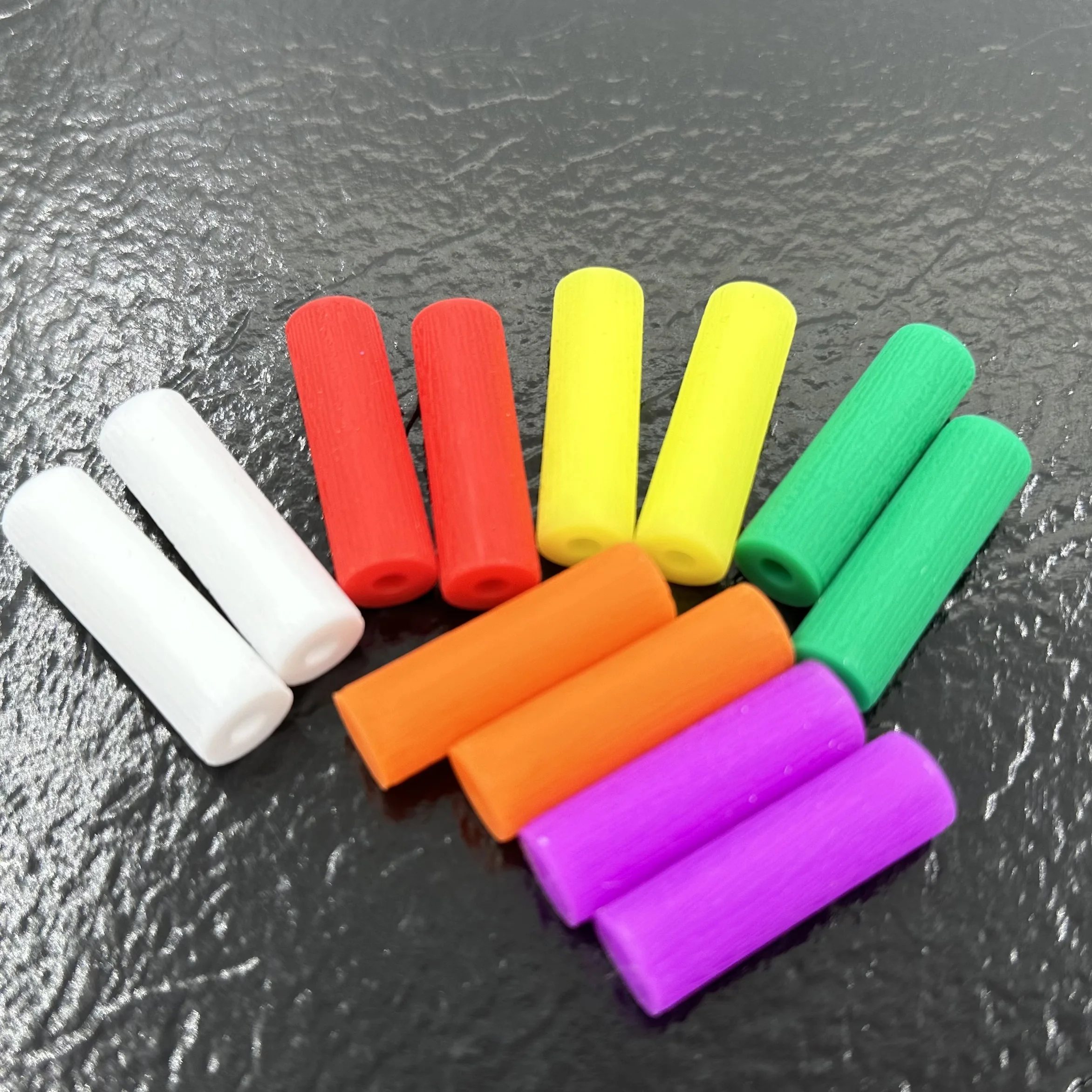 12 Stück Zahn-Kauhilfen für Aligner, Zahnspangen-Kau-Sticks, unsichtbare Korrekturhilfen für die Mundpflege (zufällige Farbe)