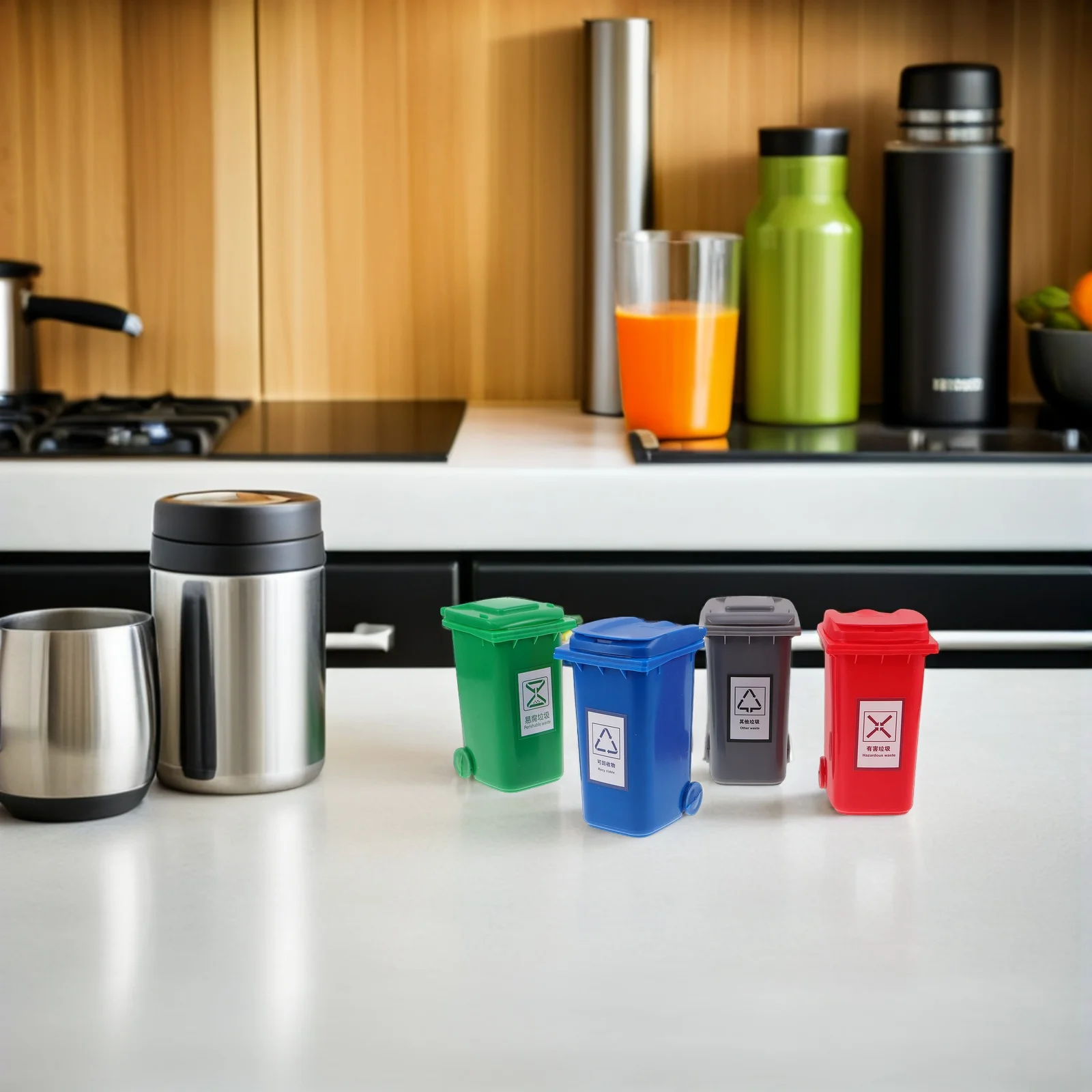 

Stylish Mini Desktop Trash Can Ideal for Home Office Desk Or Car Environment Friendly Material with Lid for Odor Control