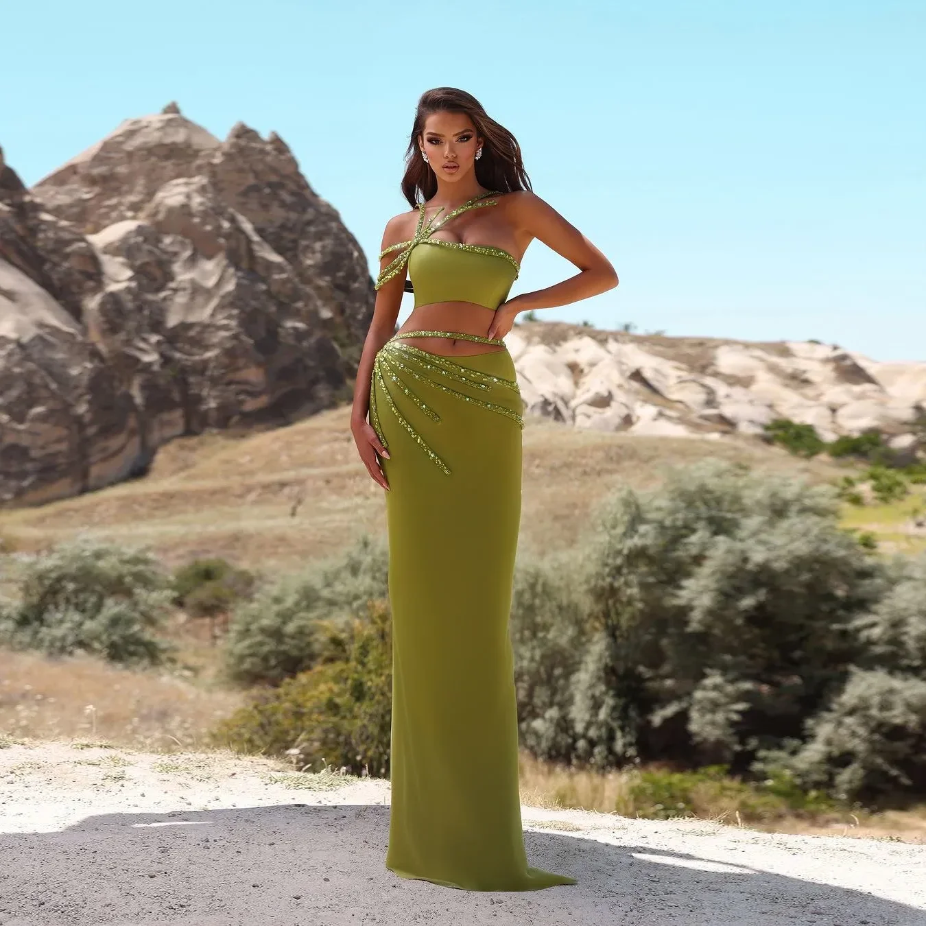 Olive Green Evening Dresses Stretchy vestidos de gala فساتين سهرة Beading Prom Gowns Spaghetti Long Party Dress Off Shoulder