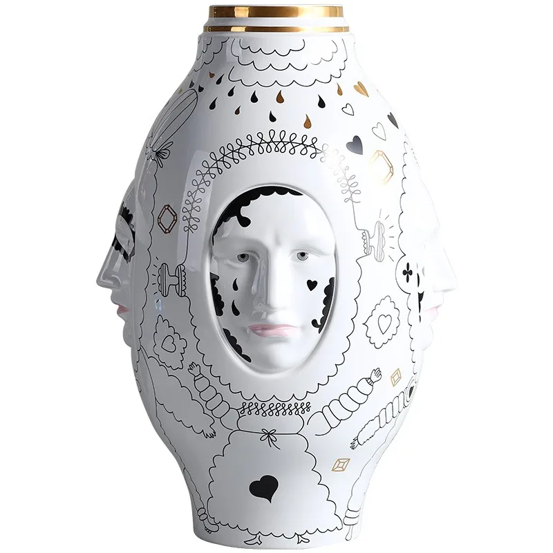 Bemalte Keramikvase mit Gesichtsrelief, weicher Keramiktopf als Blumenornament