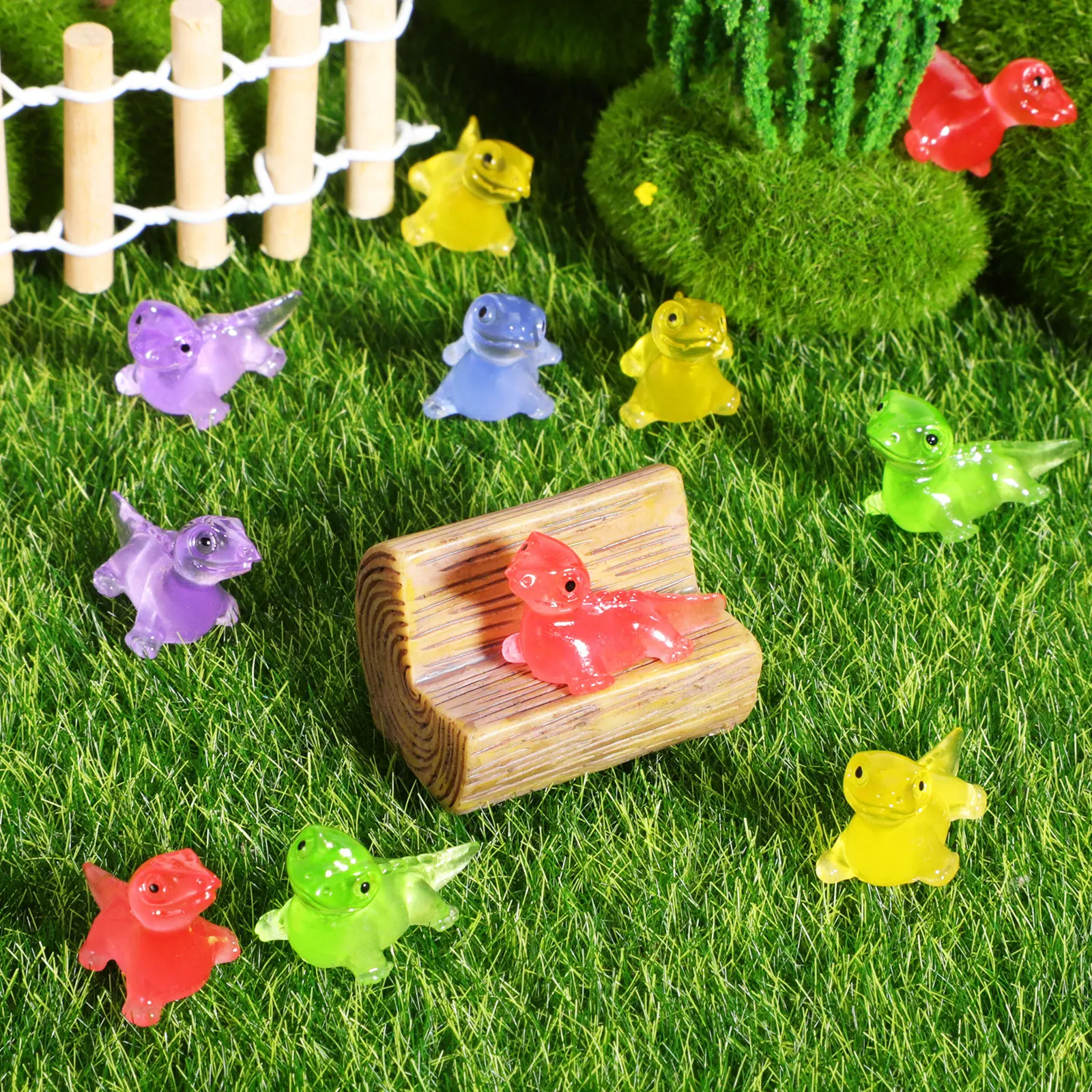 100Pcs Mini Resin Animals Figures For Decorations Party Decor Glow Lizards Miniature Reptile