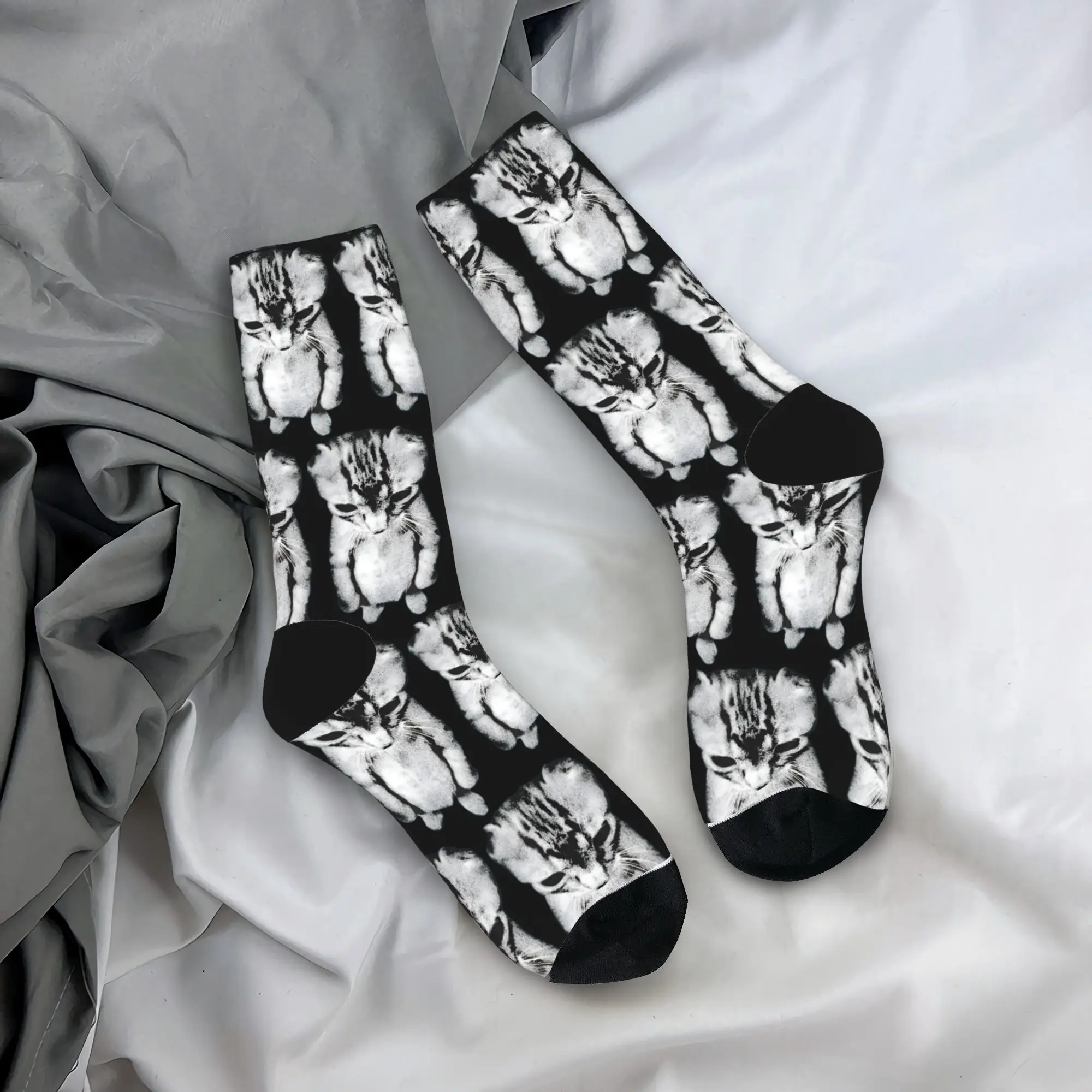 

El Gato Munchkin Kitten Art Socks Anti Bacterial Stockings Women Men Warm Soft Skateboard Socks Winter Casual Design Socks