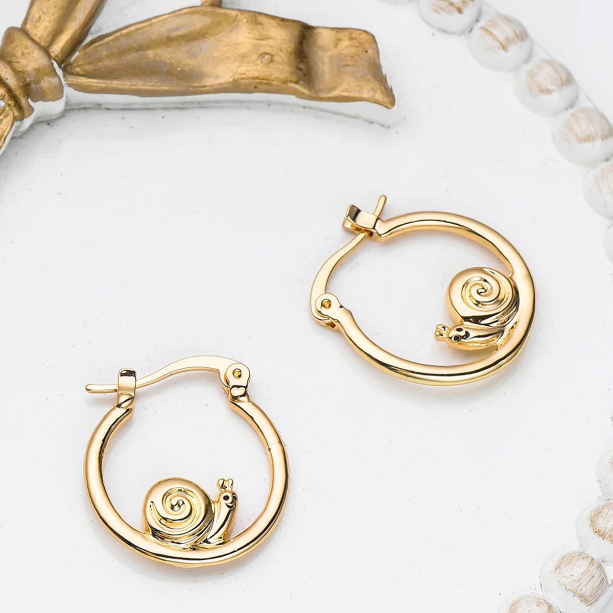 Harong Classic Snail Earring Fashion Simple Lovely Animal Hoop Earring Exquisite Jewelry for Women