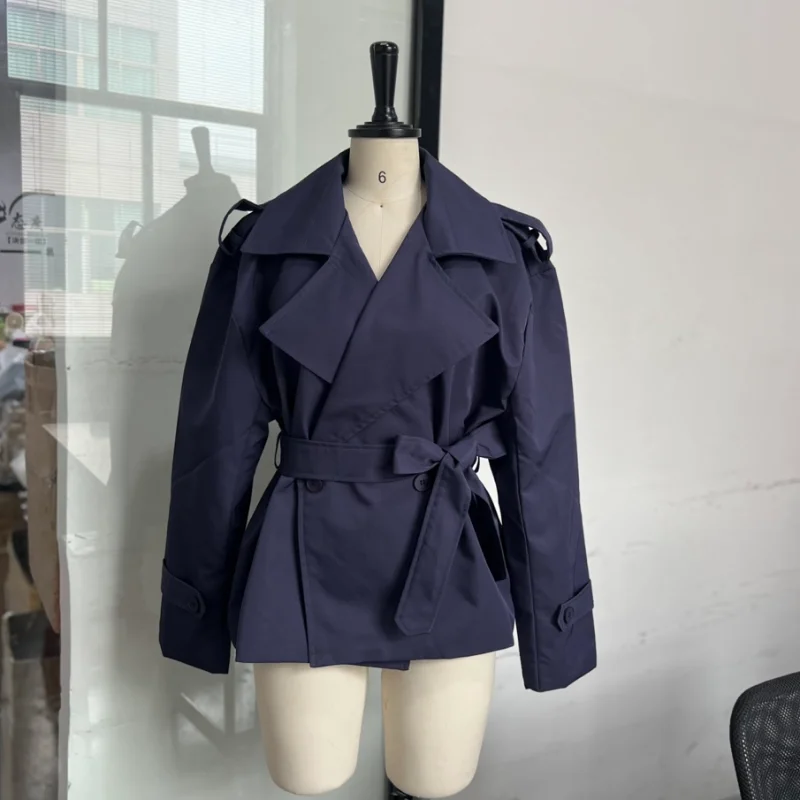 Französischer Minimalistischer Cropped Trenchcoat Büro-Gürteljacken Damen Oberbekleidung Lässig Schick Frühling Stilvolle Tägliche Mode-Outfits – Detail 4