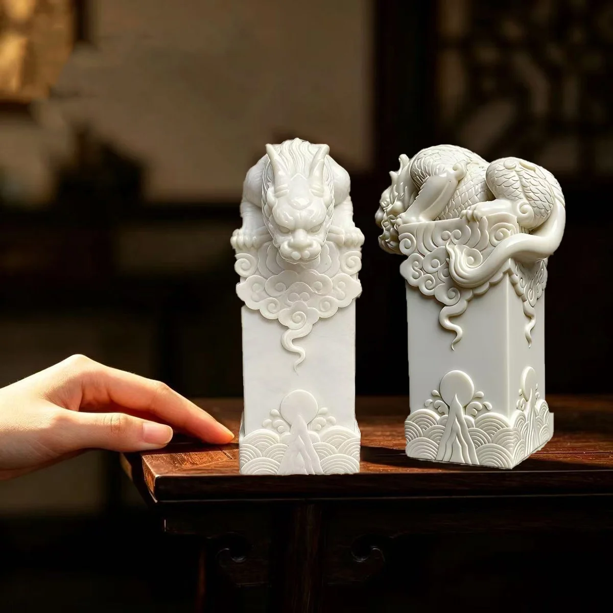 Hand White Marble Mythical beast Statue Chinese Feng Shui Guardian Lion Water Absorbing Beast Home Office Decor Lucky Charm