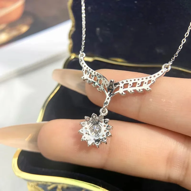 1pc 0.5Carat Sophisticated 925 Silver Moissanite Necklace: A Distinguished and Superior Selection for Routine Wear.