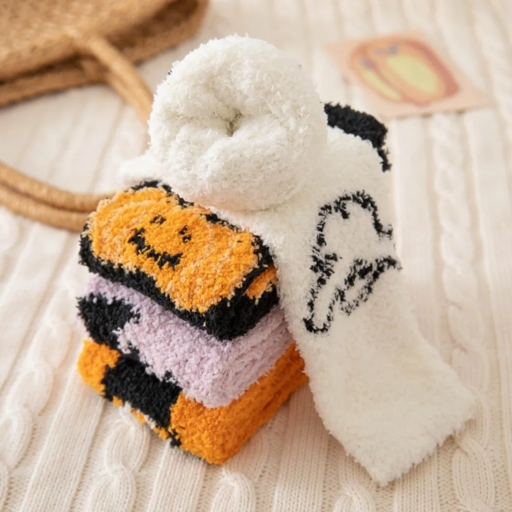 

4pairs/set Coral Fleece Halloween Socks Breathable Soft Pumpkin Wizard Hat Tube Socks Warm Elastic Bat Ghost Mid-Calf Socks