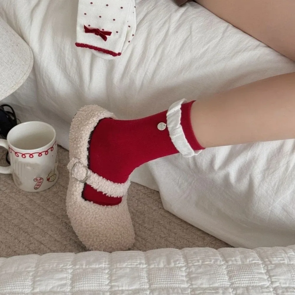 لطيف اللون الأحمر الحلو فتاة الجوارب طبقة مزدوجة مريحة منتصف أنبوب الجوارب القطنية الناعمة التراص الجوارب ارتداء اليومي