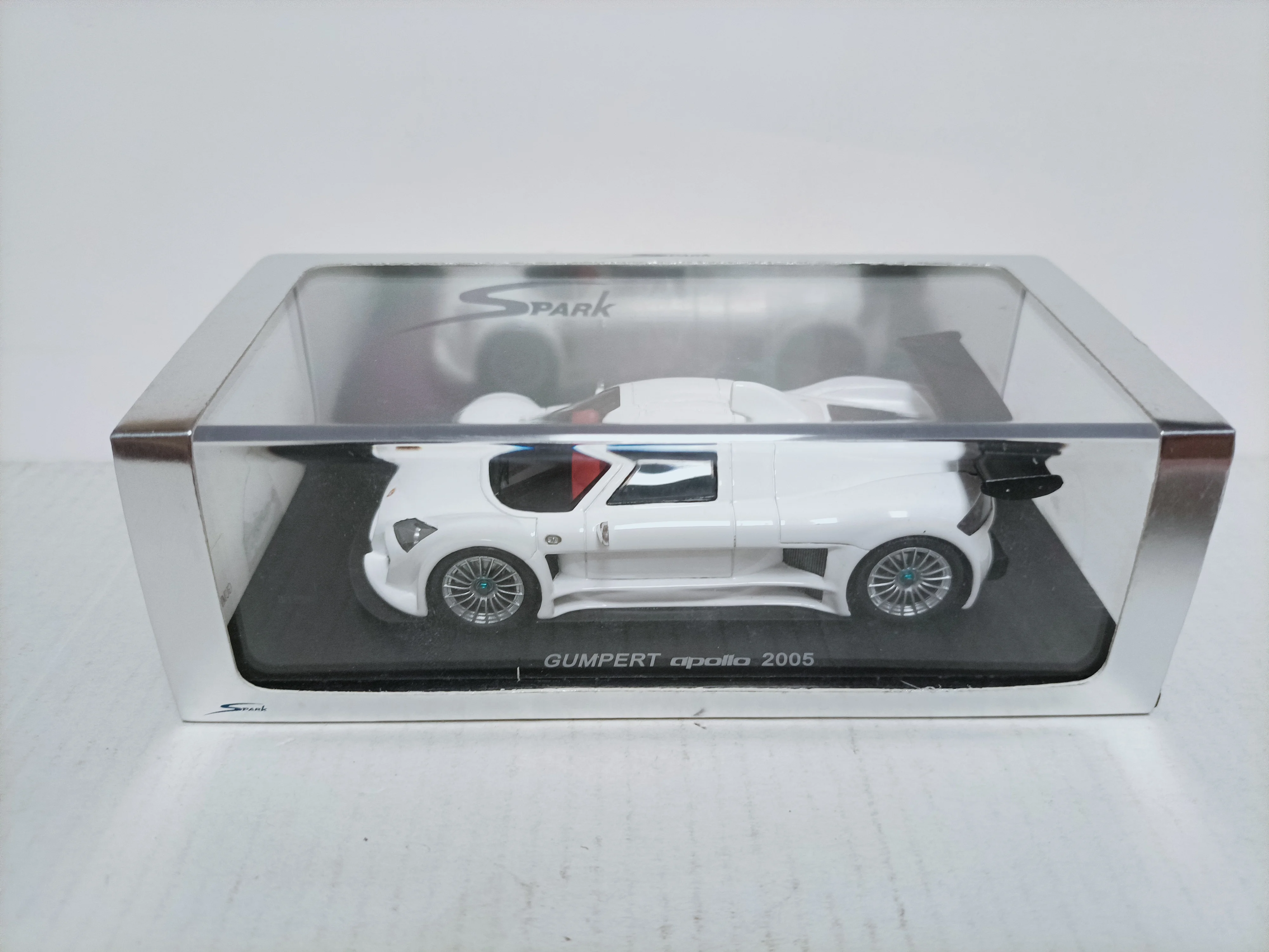 

Модель Spark 1 43. Apollo Coupe GUMPERT Apollo 2005, белый