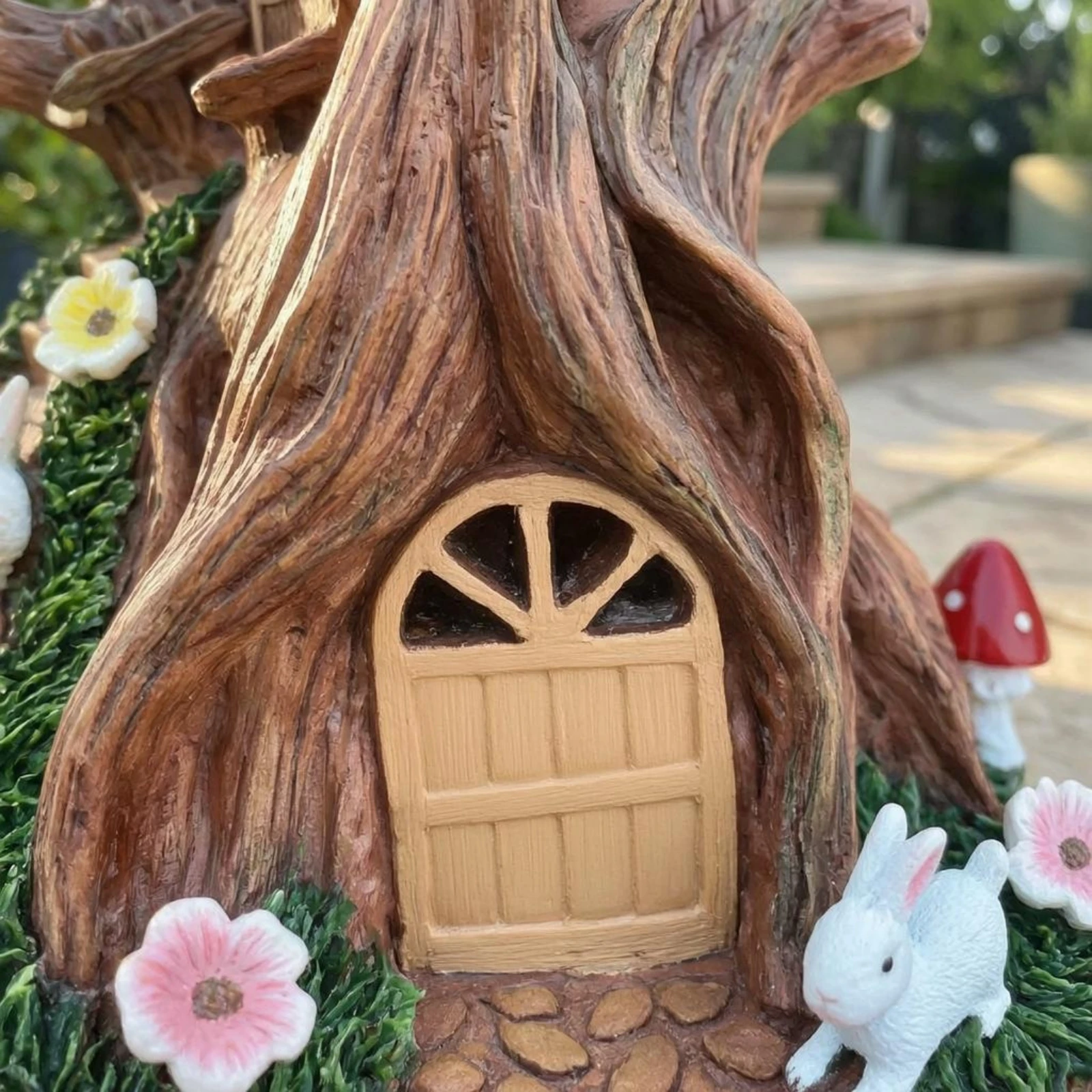 

Solar Rabbit Garden Statue Resin Rabbit House Figurine Treehouse Figurine Pebble Textured Miniature Ornament Decorative