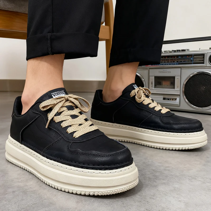 

New High-quality Niche and Retro-style Leather Casual Shoes From Brand with Round-toed Lace-up Two-tone Soft-soled Walking Shoe