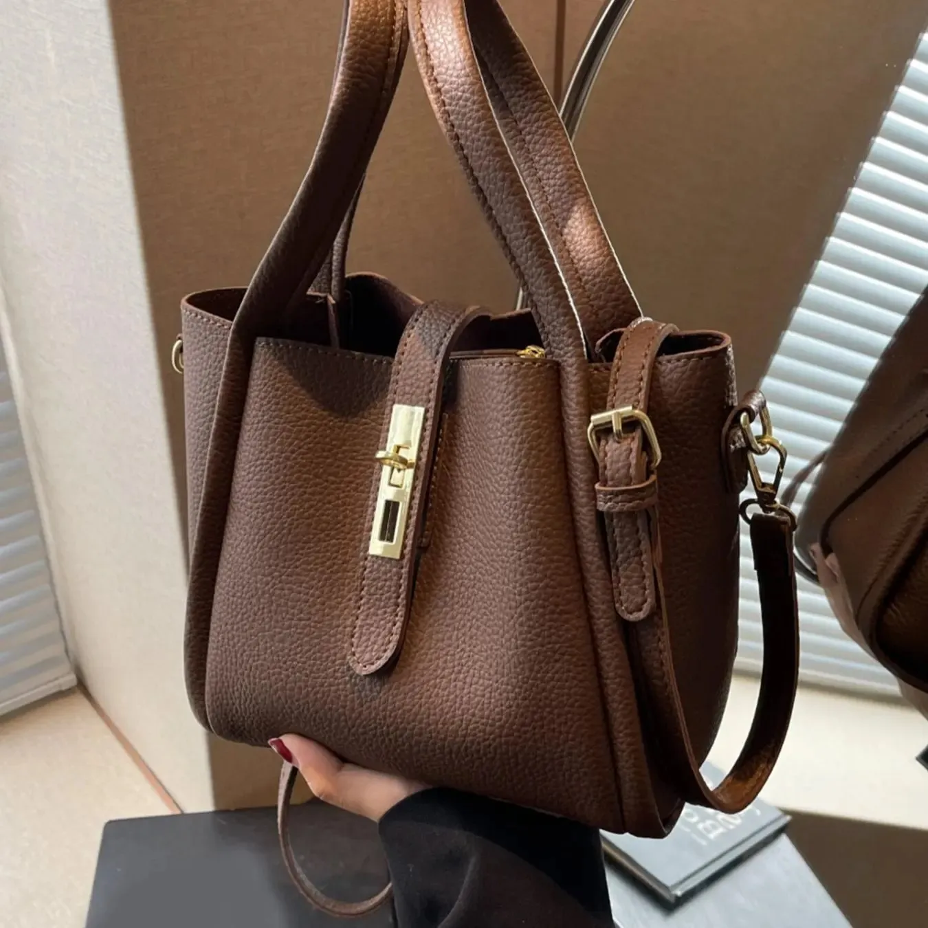 Sac à main minimaliste élégant pour femmes, sac seau Vintage tendance, sac à main chic assorti pour un usage quotidien et au travail, saint-valentin, cadeau