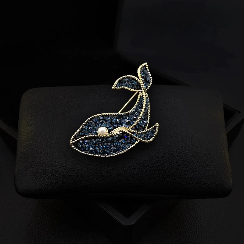 

High-End Vintage Blue Whale Brooch for Women - Elegant Ocean-Leaping Design | Exquisite Intelligent Style Pin Accessory 1722