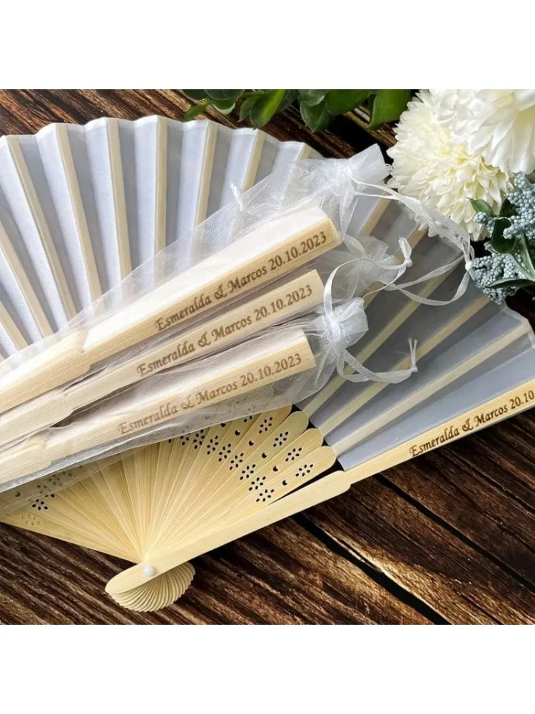 Gepersonaliseerde witte zijden waaieren bruiloftshandwaaieren met cadeauzakje voor bruiloftsaccessoires gastengeschenken - afbeelding 2