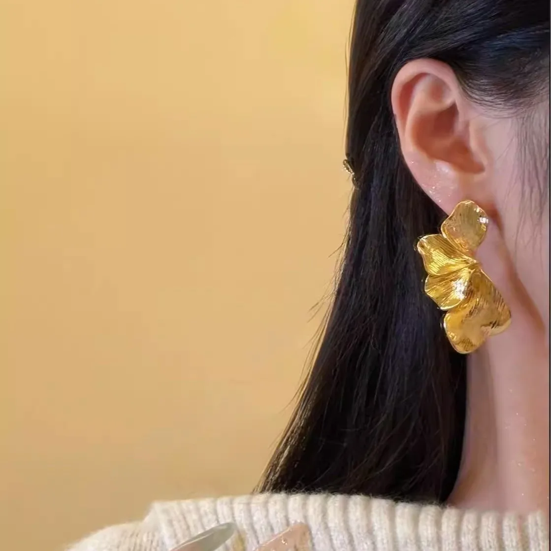 المبالغة الإبداعية غير النظامية الزهور الأقراط الفريدة للنساء الجديدة الراقية نمط الأقراط الجميلة مسمار الاكسسوارات والمجوهرات #3