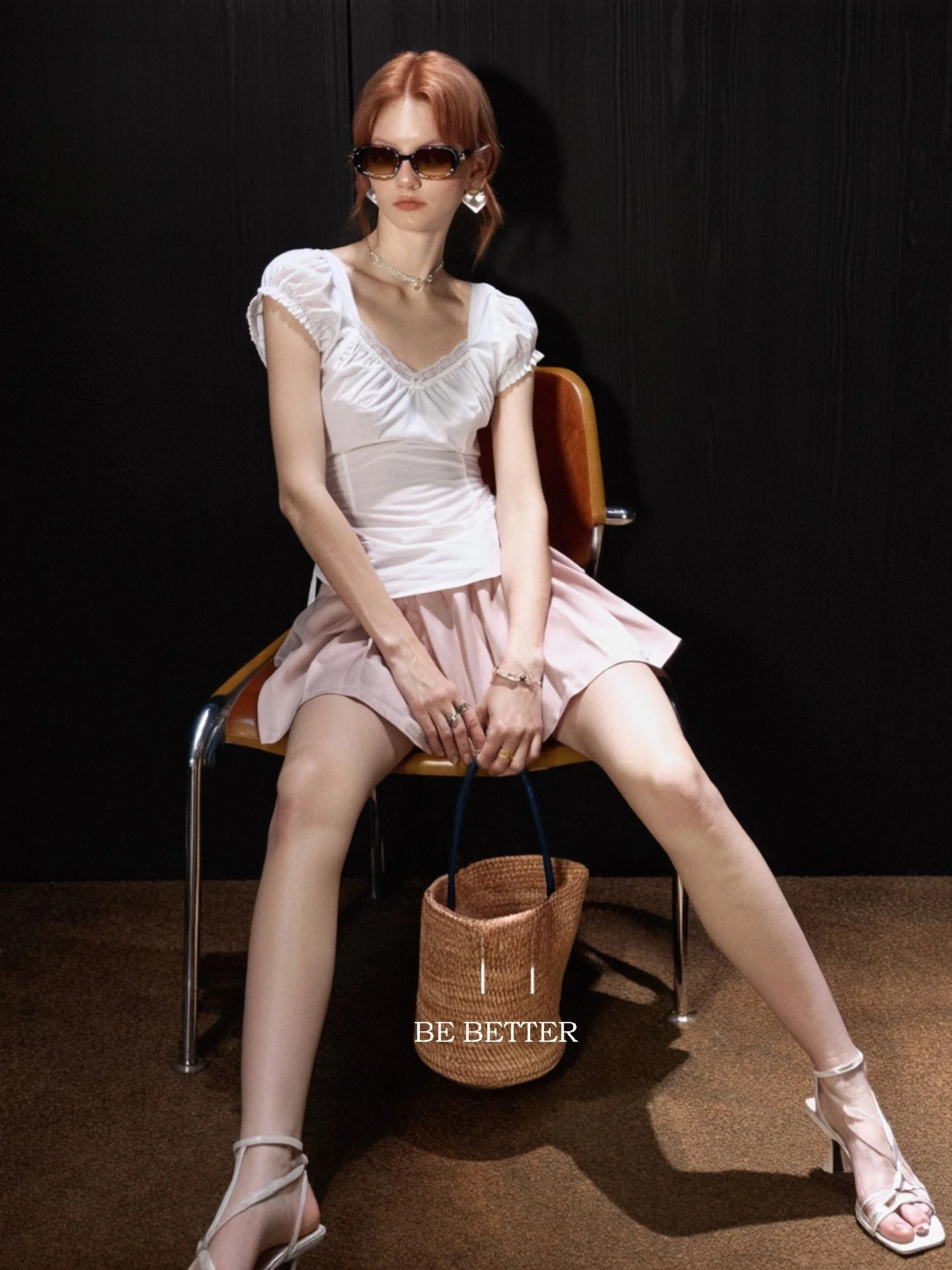 

Huaappuw Lace White Shirt Summer 2026 New Style Waist-Cinching Belted Bubble Sleeve Top French Style Fitted Short Sleeve V-neck