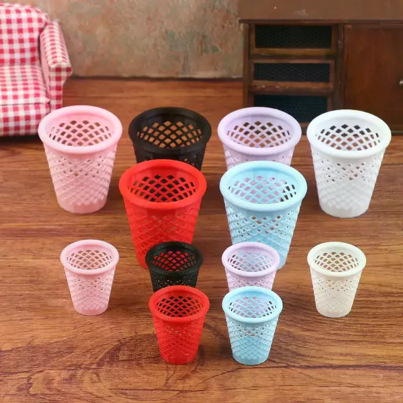 Mini cubo de basura ahuecado para casa de muñecas, modelo de muebles de cocina, accesorios para decoración de casa de muñecas, juguetes para juego de imitación, regalo, 1/12
