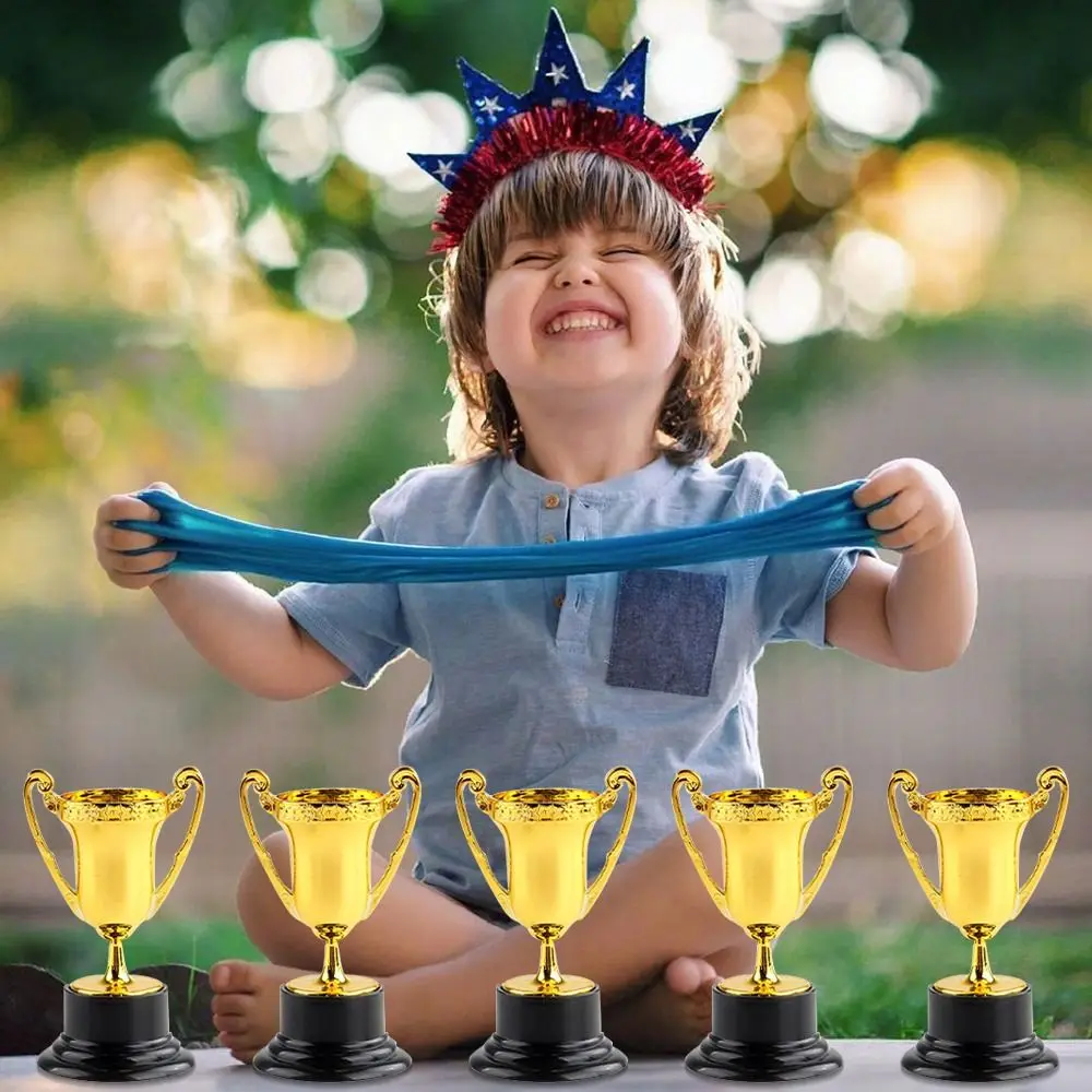 10 قطعة جوائز الذهب والفضة والبرونز الكأس البلاستيكية كأس الشرف الصغير المنافسة تمثال كرة القدم ديكور لعبة جوائز الجائزة الرياضية #2