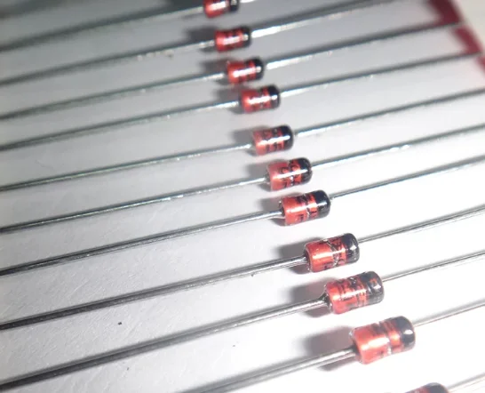 1N4733A 1W voltage stabilizing diode 5.1V in stock DO-41 glass tube