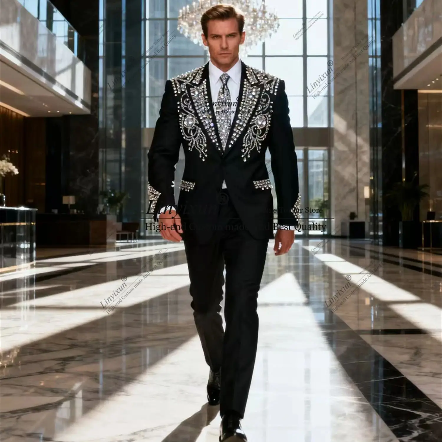 

Дизайнерский стиль, мужские костюмы с металлическими бриллиантами, остроконечные лацканы, смокинги для жениха, 2 предмета, пиджак с бисером для выпускного вечера, индивидуальный Ropa Hombre
