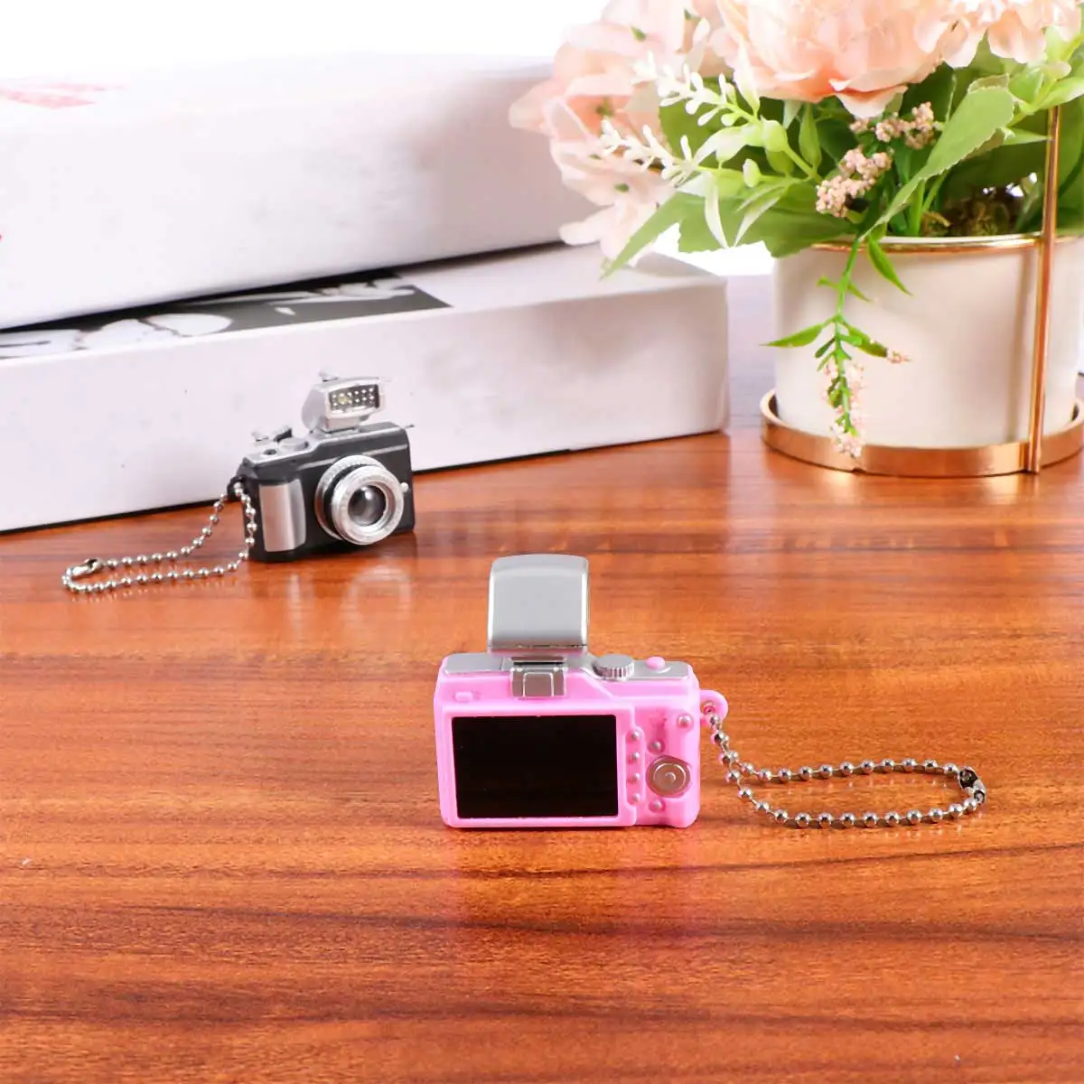 

2Pcs Camera Keychains Mini LED Luminous Pendant 12cm Bead Chain Sound Bag Phone Decoration Birthday Gift