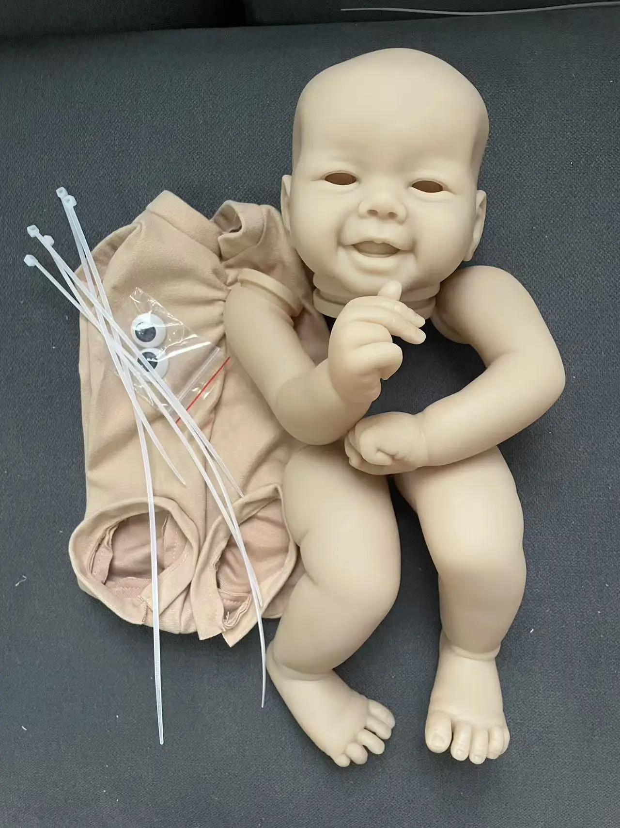 19Inch Emmy Reborn Doll Kit Unfinished Unpainted Blank DIY Doll Parts With Cloth body and Random eyes Collectible Art Doll