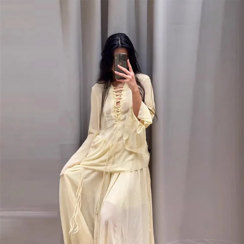 Camisa de gasa con lazo en la parte delantera, cómoda e informal, versátil, con cuello en V, para primavera y verano de 2025, blusa para mujer