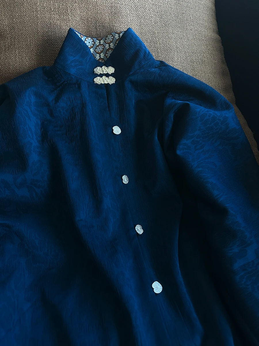 

Коллекция Beau: Новинка! Осенне-зимнее повседневное короткое пальто в стиле Ханьфу династии Мин с вышивкой и бантом, цвет сапфир, с карманами.