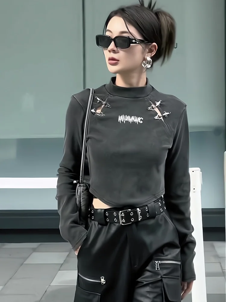 

Autumn 2025 Hollow out Embroidered Letter Design Long Sve T-irt Women's Base Layer Crop Top Korean Sle Commute Faion