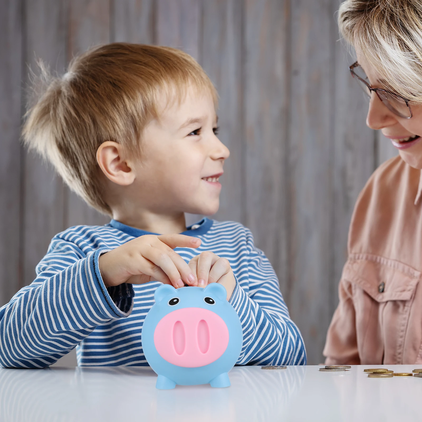 かわいい貯金箱 子供用貯金箱 豚の形をしたコインバンク 取り外し可能な底プラグ 子供や大人のための節約習慣を促します