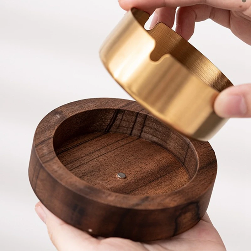 منفضة سجائر من خشب الجوز مع أغطية منفضة سجائر خشبية مقاومة للرياح حامل رماد محمول لمكتب سطح المكتب المدخنين، هدية للرجال (أسود) #1