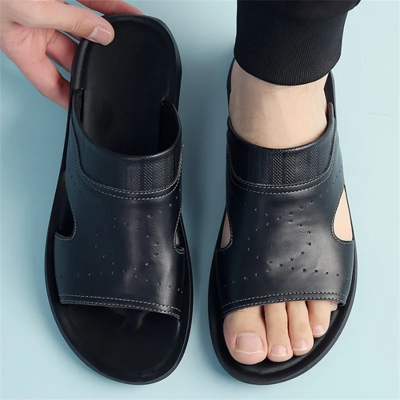 Slippers for Men Fashion Cowhide Leather Slipper Outdoor Leisure Beach Slippers Men's Flat Slippers Summer Holiday Roman Sandals