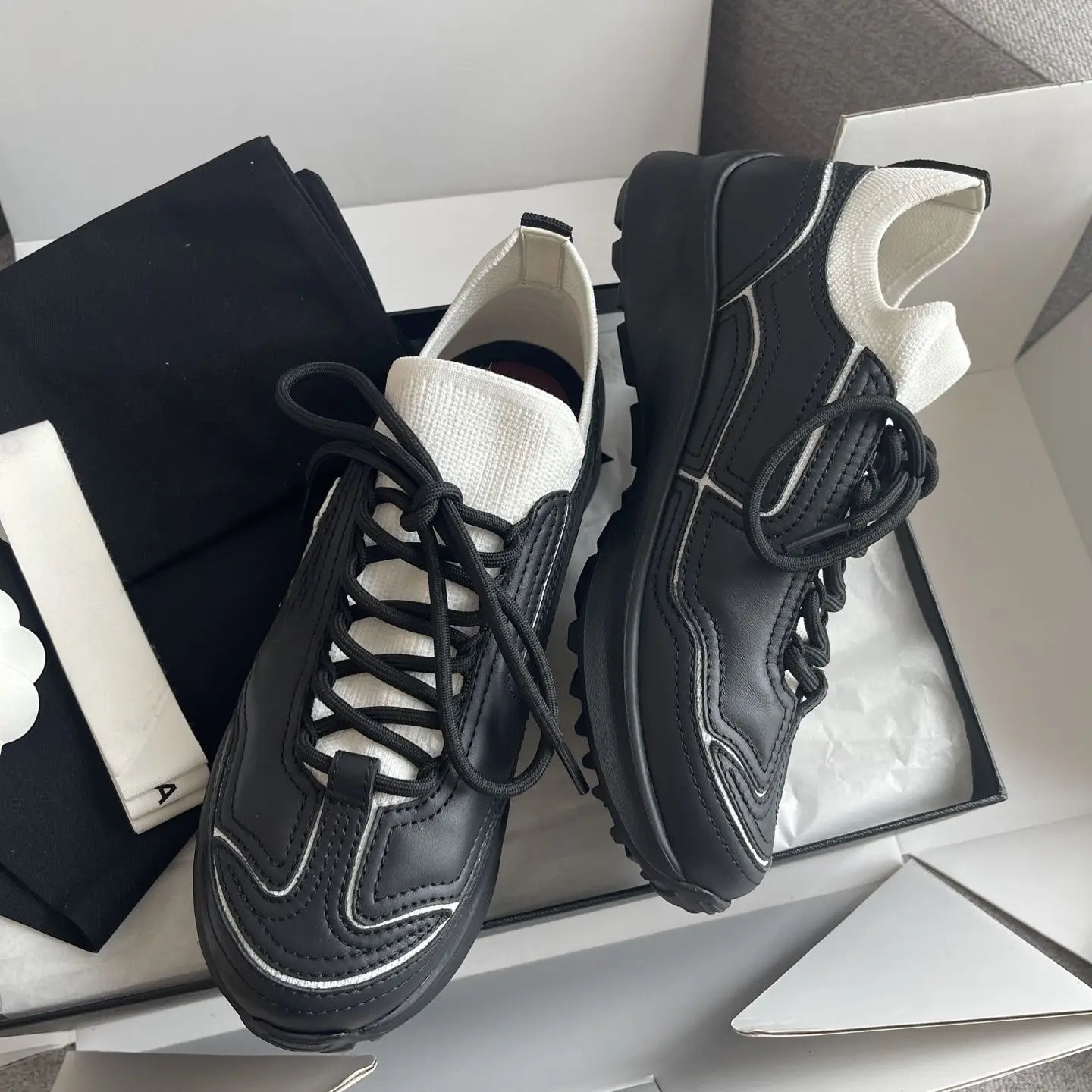 Men Women Black White Color Block Thick Sole Running Shoes PU Splicing Sock Collar Low Top Shoes Minimalist Couple Lace-up Anti-slip Trendy Jogging Sneakers