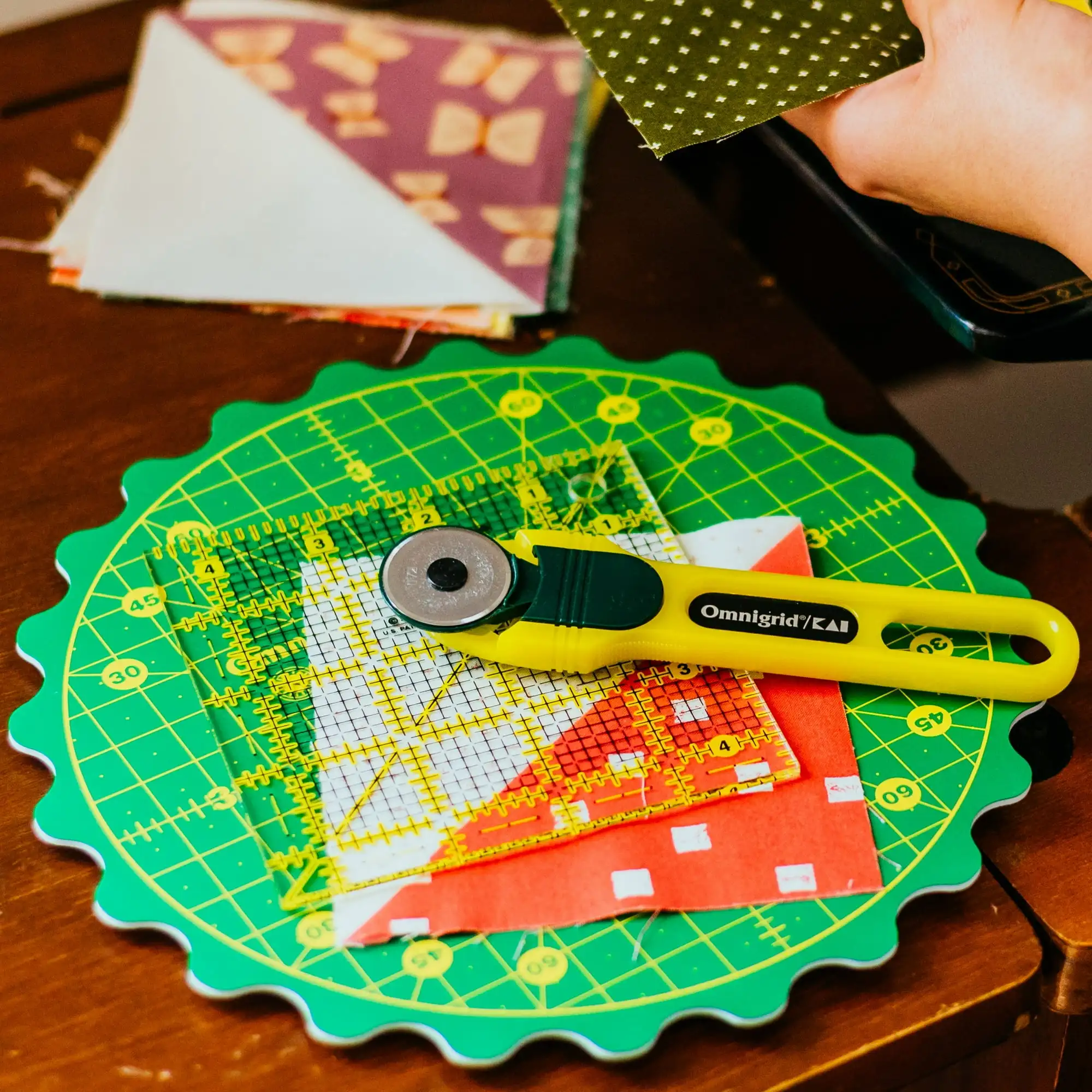 

Omnigrid 360 8" Rotating Cutting Mat, Non-Slip Rotary Mat