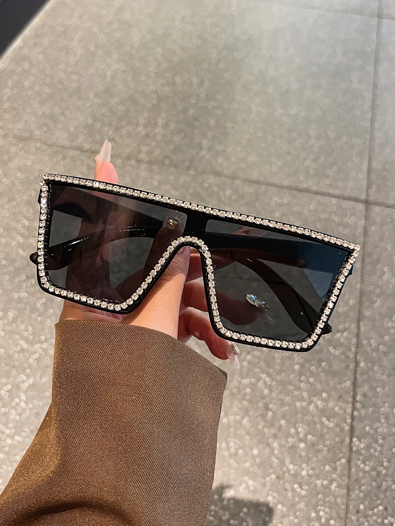 1Pc Oversized Square Frame Rhinestone Decorated Glasses - Pc Frame and Pc Lenses Fashion Street Style Party Glasses
