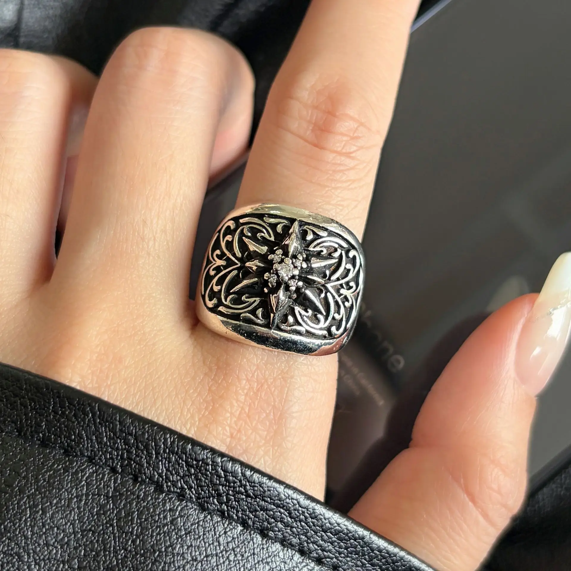 Niche Design Retro …