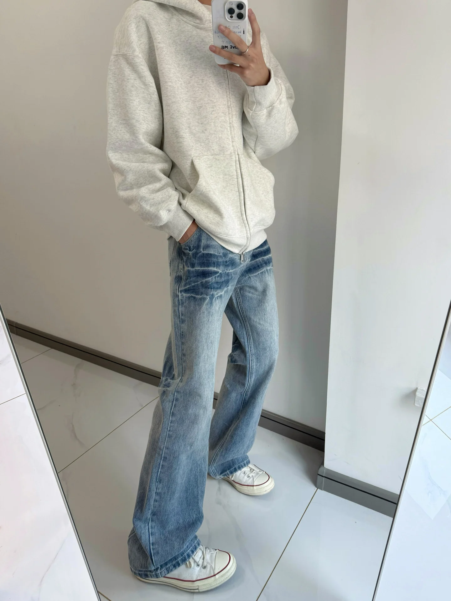 

Мужские джинсы American High Street Vibe, светло-голубые, с эффектом потертости, микро-клеш, длинные брюки, с дизайнерским принтом в виде молнии, повседневные, прямого кроя