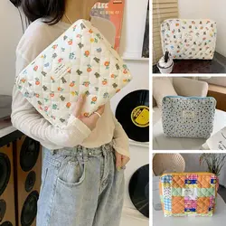 Portable Cotton Floral Storage Bag Makeup Bag Toilet Bag Cosmetic Pouch Quilted Storage Organizer Female Handbags