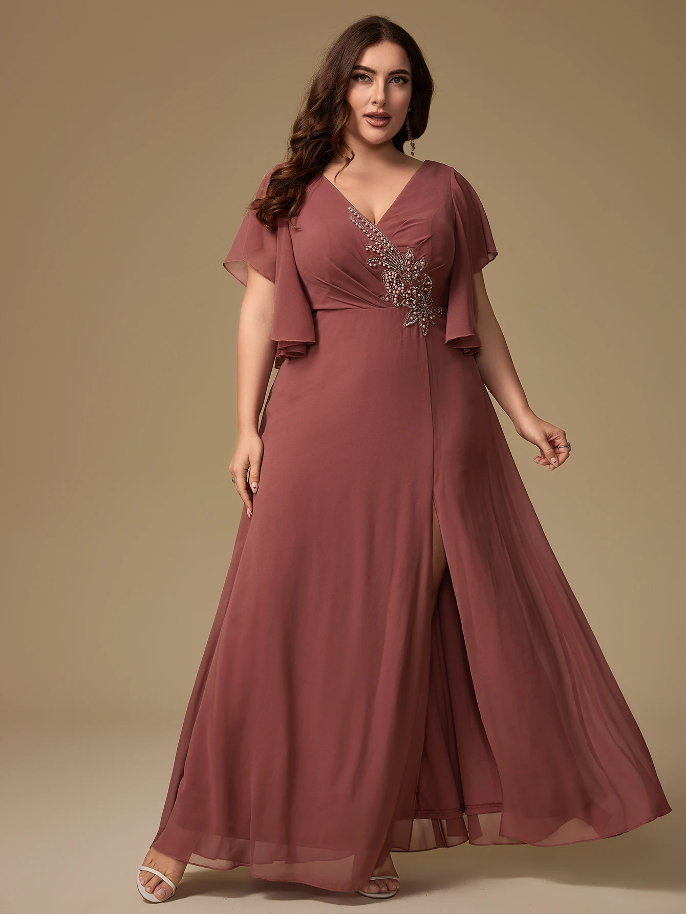 

UNITHORSE Plus Size Beaded Floral Decor V-Neck Side Slit Chiffon Dress