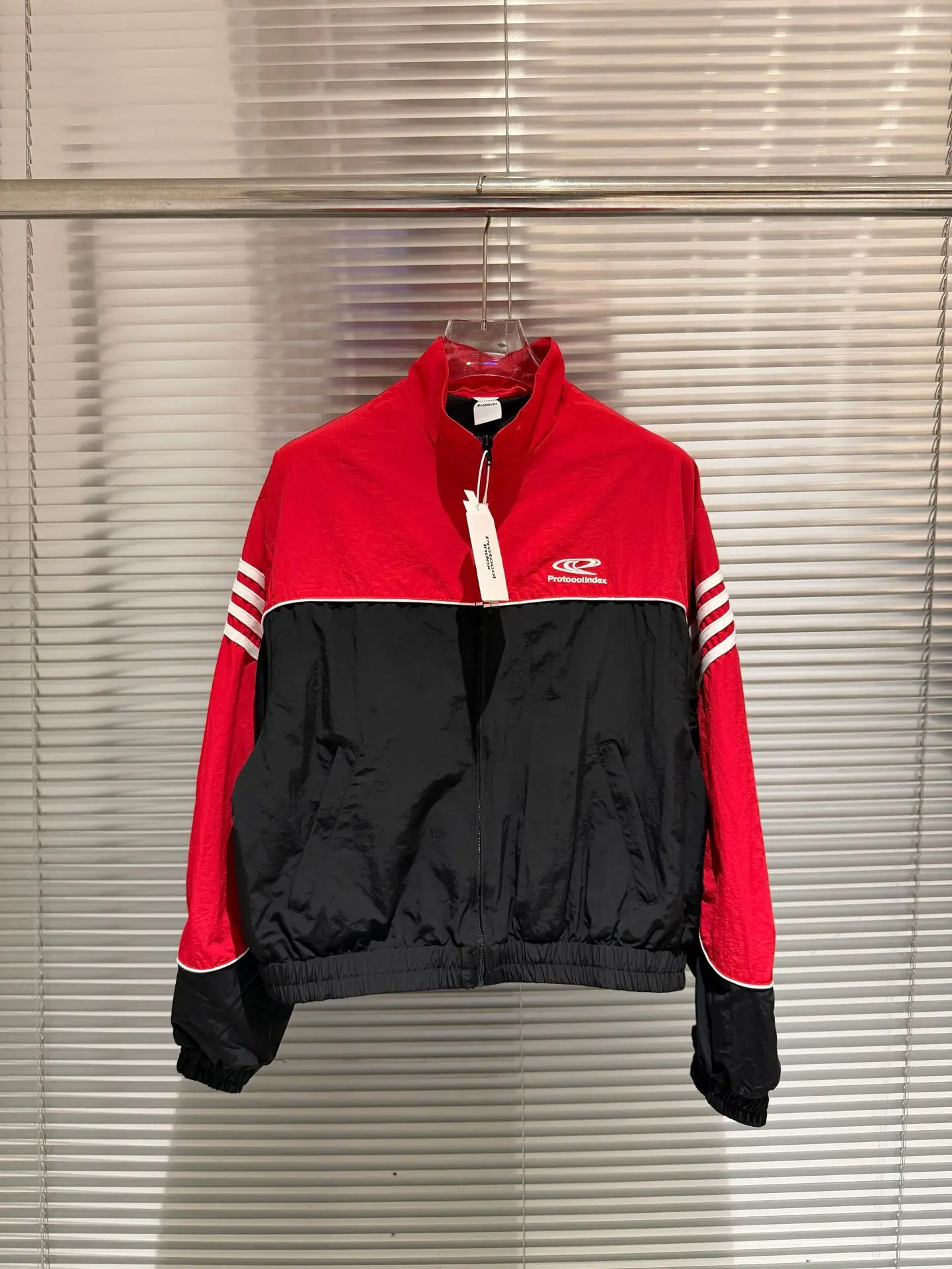 

Новая мужская куртка-парка 2026 года с полосатым узором, на молнии, ветрозащитная, повседневная, с капюшоном, в стиле тренчкота # E207