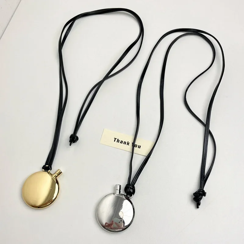 Colgante de botella minimalista, cuerda de cuero, hija más veluda, nuevo collar de suéter