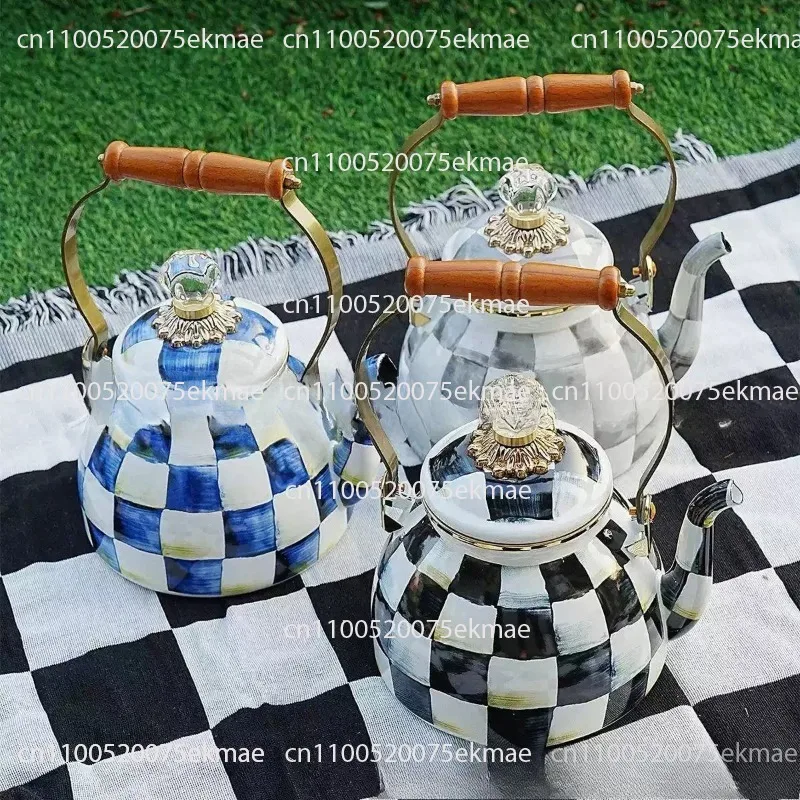 Classic Black-and-white Chequered Enamel Kettle with Wooden Handle