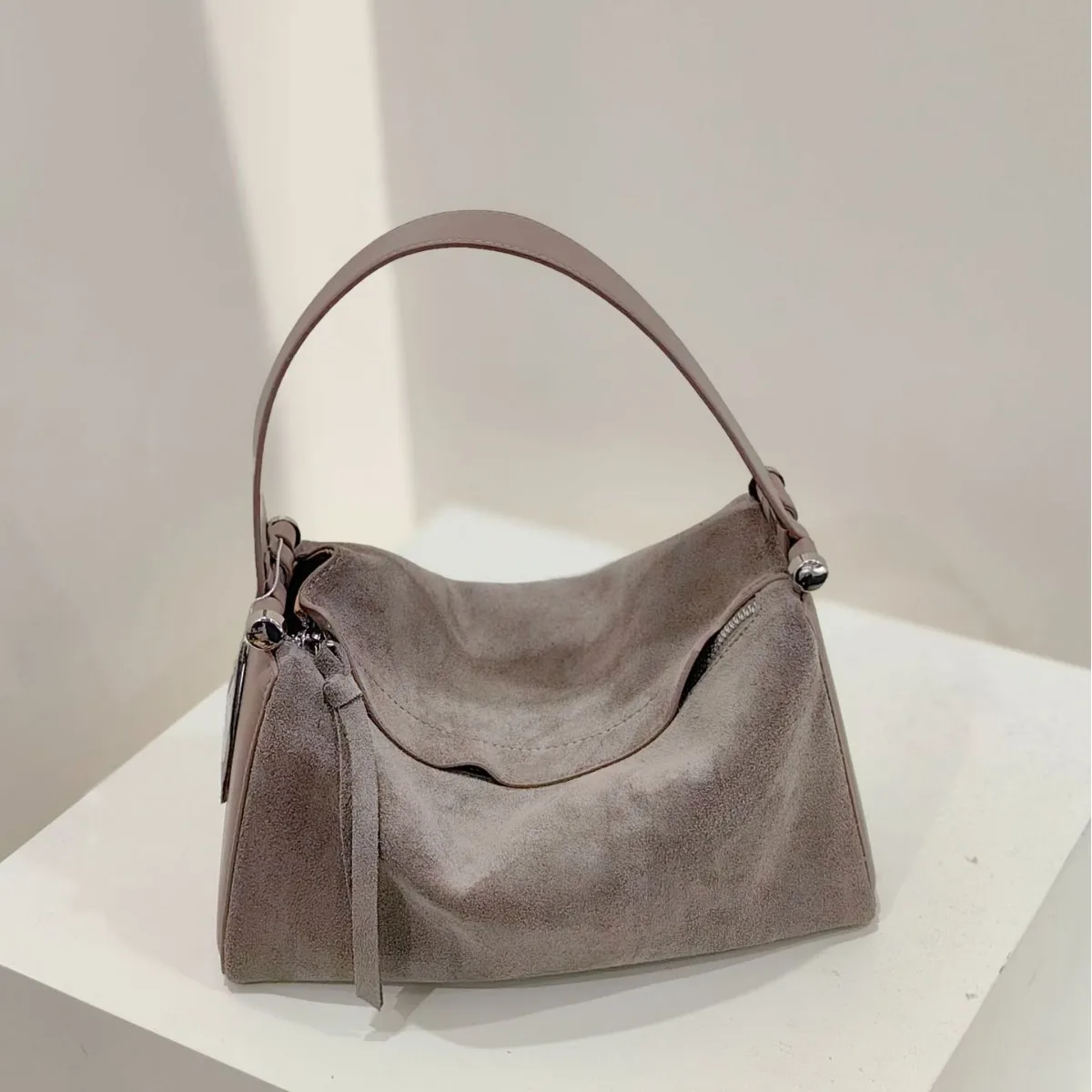

2025 Hot Sale Wide Strap Fashion Design Winter Women Shoulder Bag Green Grey Suede Cow Leather Female Handbag High Quality