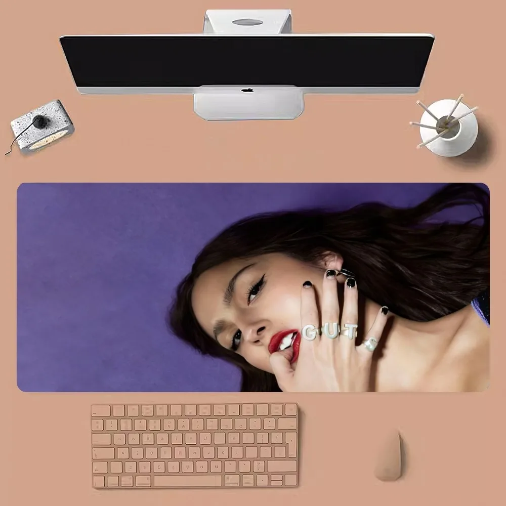 Singer O-Olivia R-Rodrigo Mousepad Large Gaming Compute Gamer PC Keyboard Mouse Mat